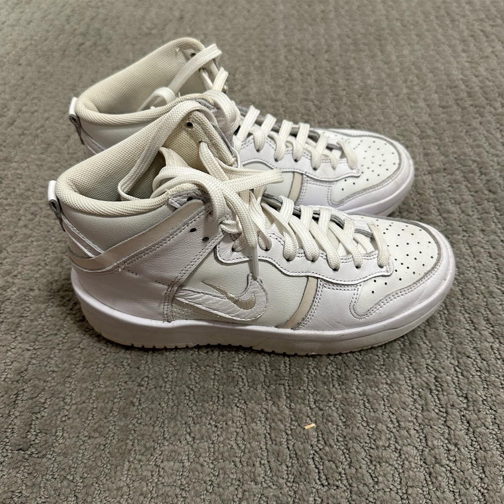 NIKE High Top Sneakers